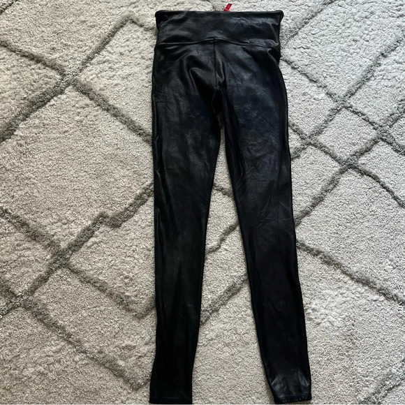 Spanx Faux Leather liquid Leggings black pull on high rise slimming medium - Picture 2 of 8
